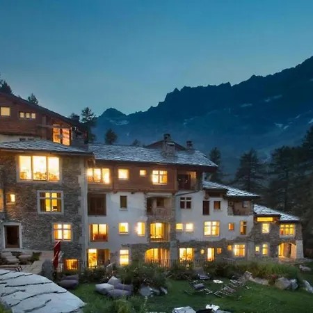 3br Close To Ski Lifts- If You Want To Book, Please Contact On Wh-ats-app - 0034-635-520-036 !!!! Appartement Breuil-Cervinia