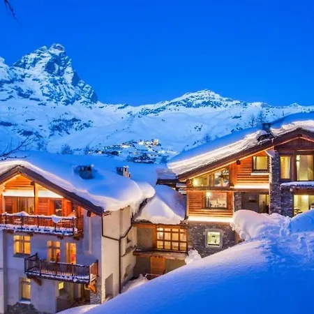 Appartement 3br Close To Ski Lifts- If You Want To Book, Please Contact On Wh-ats-app - 0034-635-520-036 !!!! *